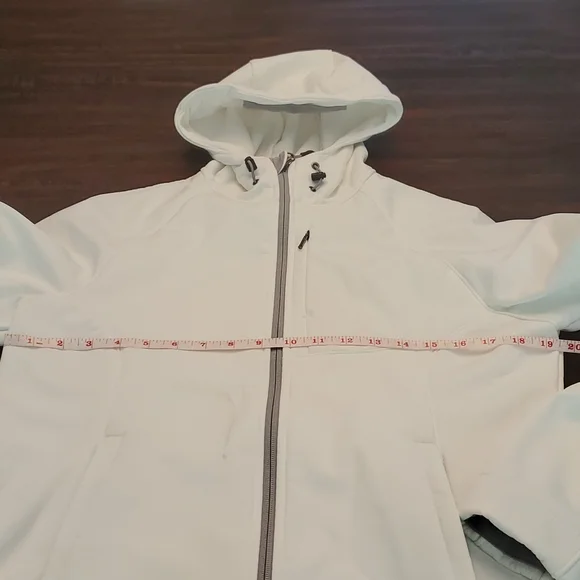 White jacket - Picture 6 of 9